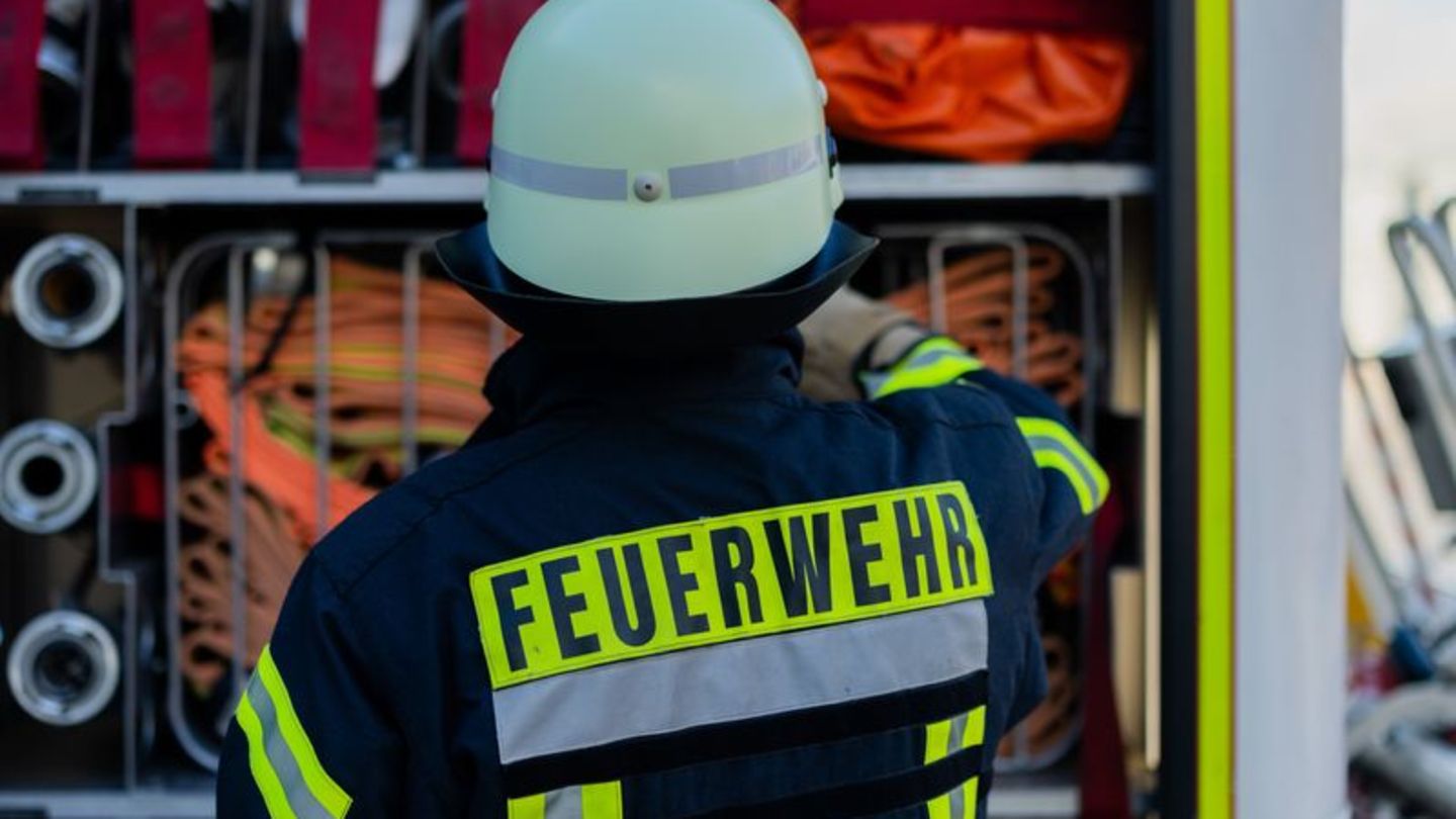 Die Feuerwehr hat in Langenfeld 67 Menschen gerettet, nachdem in einem Haus massiv erhöhte Kohlenmonoxidwerte festgestellt worde