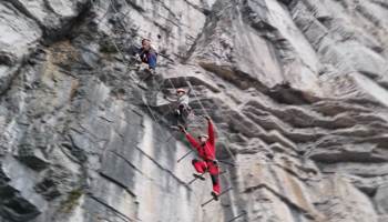 L’angoissante via ferrata « Tianti », la nouvelle attraction la plus populaire de Chine située à 1 500 m d’altitude