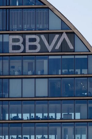 Las patronales catalanas Foment del Treball y Pimec se personarán ante la CNMC contra la OPA de BBVA a Banco Sabadell