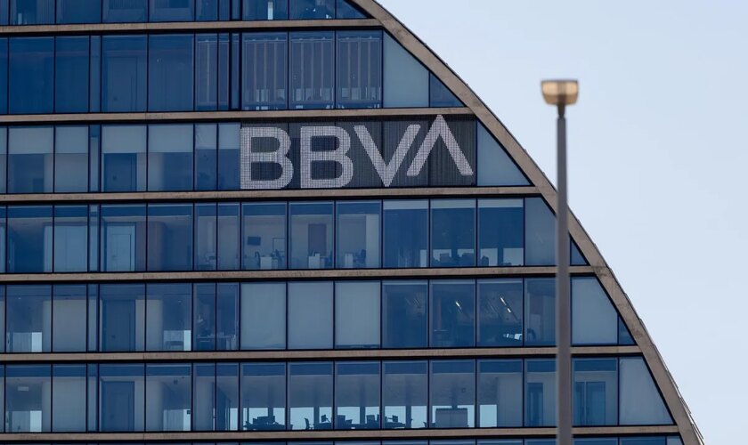 Las patronales catalanas Foment del Treball y Pimec se personarán ante la CNMC contra la OPA de BBVA a Banco Sabadell