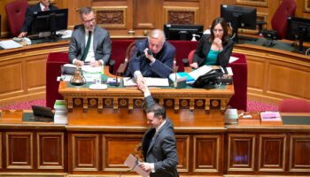 Le Sénat adopte une mesure visant à faire travailler les actifs sept heures de plus par an, sans rémunération, pour financer les politiques d’autonomie