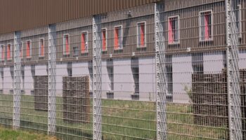 «Le domaine pénitentiaire est ouvert à tous»: dans le quotidien ubuesque de ces prisons mal construites