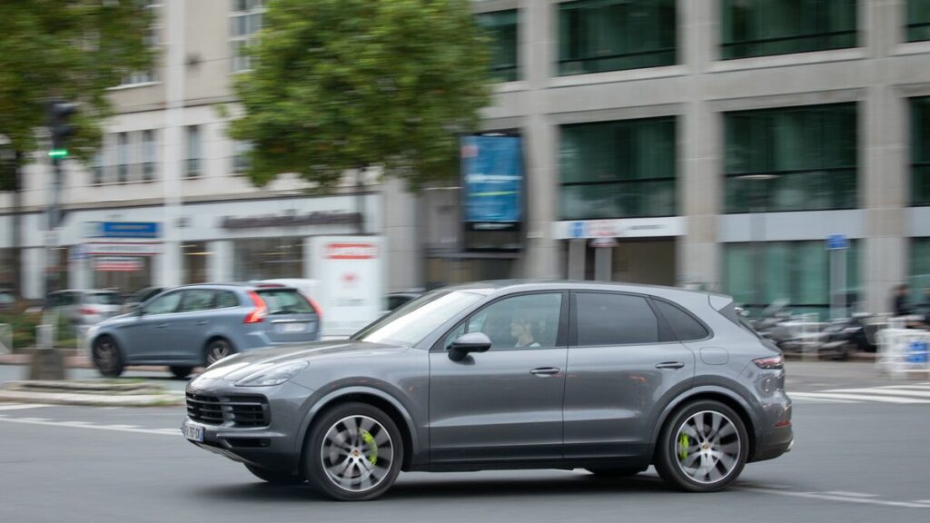 « Les automobilistes tuent » : Paris interpelle le gouvernement et fait un pas de plus vers l’interdiction des SUV