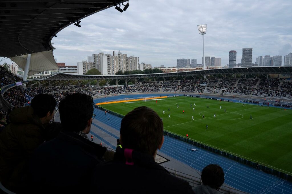 Ligue 2 : quatre blessés et sept interpellations lors d’affrontements entre supporters du Paris FC