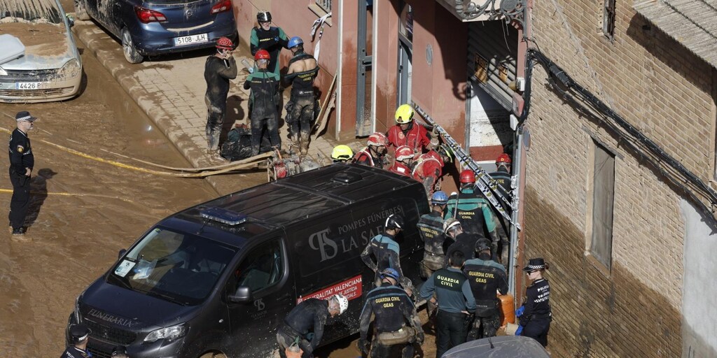 Los hoteles ceden 500 habitaciones a policías, guardias civiles y personal de emergencias en 48 horas por la DANA