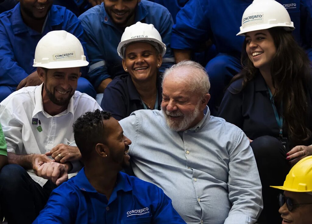 Lula devalúa con fuerza el real brasileño tras anunciar que reducirá impuestos a rentas bajas y gravará a los más ricos