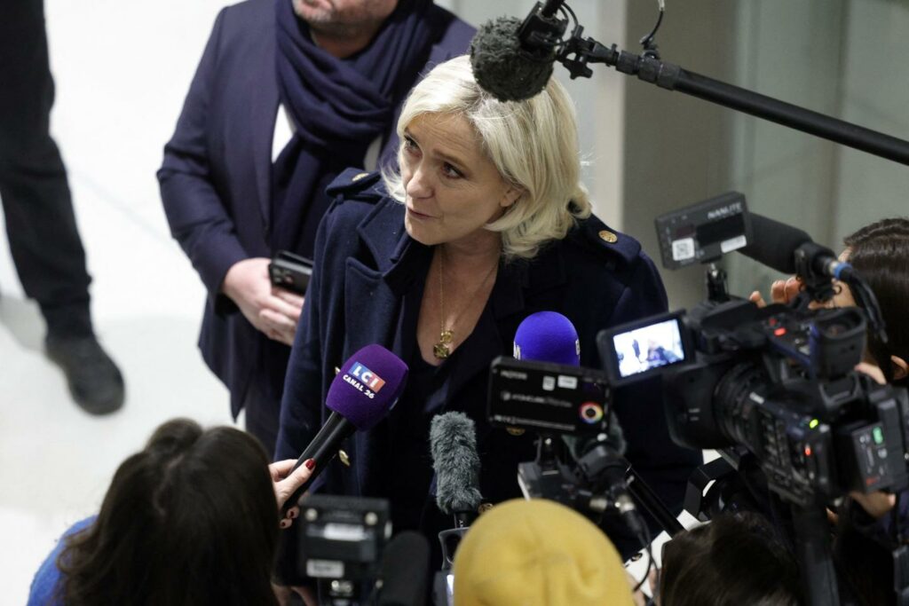 Marine Le Pen qualifie les réquisitions dans le procès des assistants parlementaires du FN d’« atteinte très violente à la démocratie »