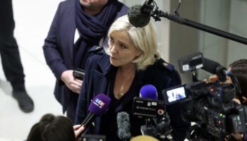 Marine Le Pen qualifie les réquisitions dans le procès des assistants parlementaires du FN d’« atteinte très violente à la démocratie »