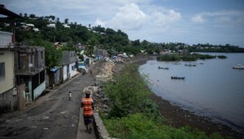 Mayotte : la moitié de l’île privée d’eau courante après un « incident » dans une usine de potabilisation