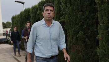 Mazón muestra el SMS que le envió Teresa Ribera, que asegura que le llamo 4 veces la tarde de la DANA: "Basta de manipulaciones"