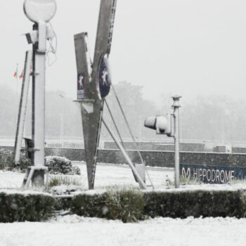 Météo : la neige a eu raison des courses hippiques