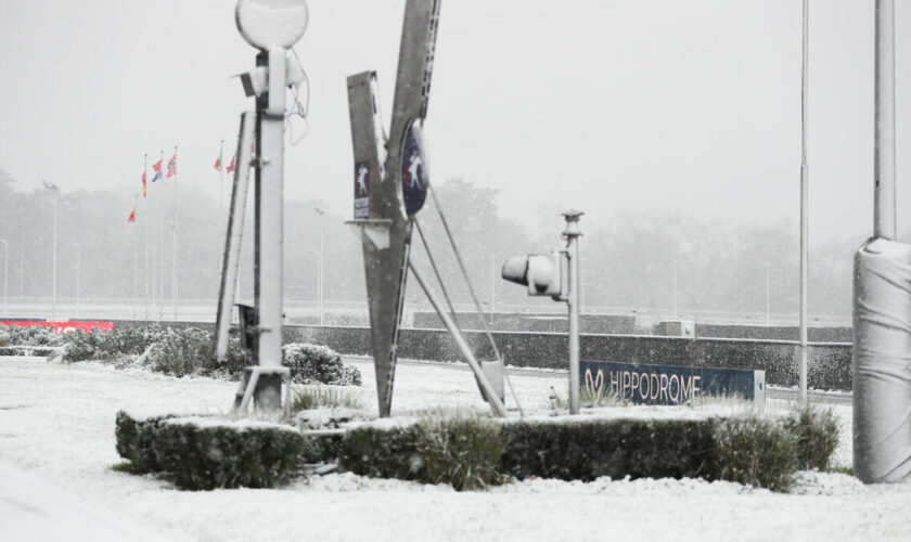 Météo : la neige a eu raison des courses hippiques