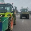 Mobilisés toute la nuit « face à l’enfumage », les agriculteurs lèvent leur camp sur la N118 à Vélizy