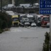 Montagnes de déchets et routes éventrées : un mois après les inondations de Givors, les écologistes attendent un chèque du gouvernement