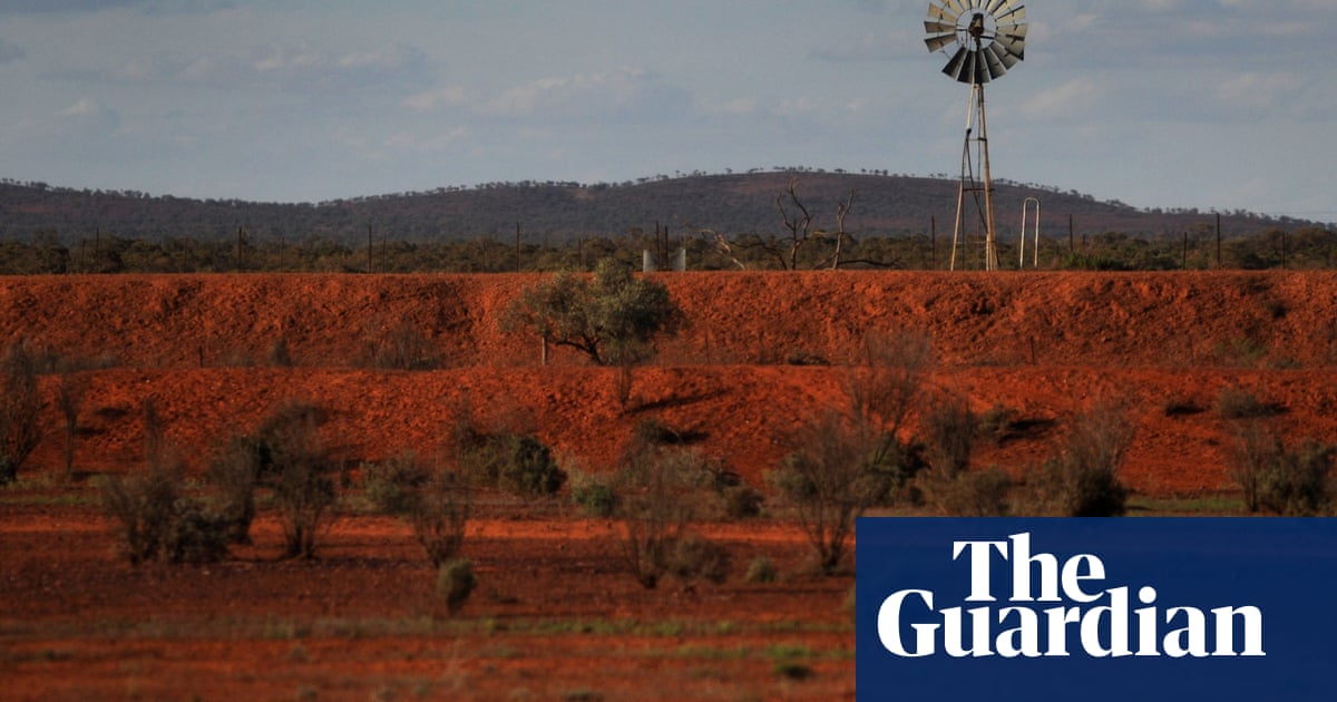 More than half of Australia sweats through heatwave as BoM forecasts more scorching temperatures