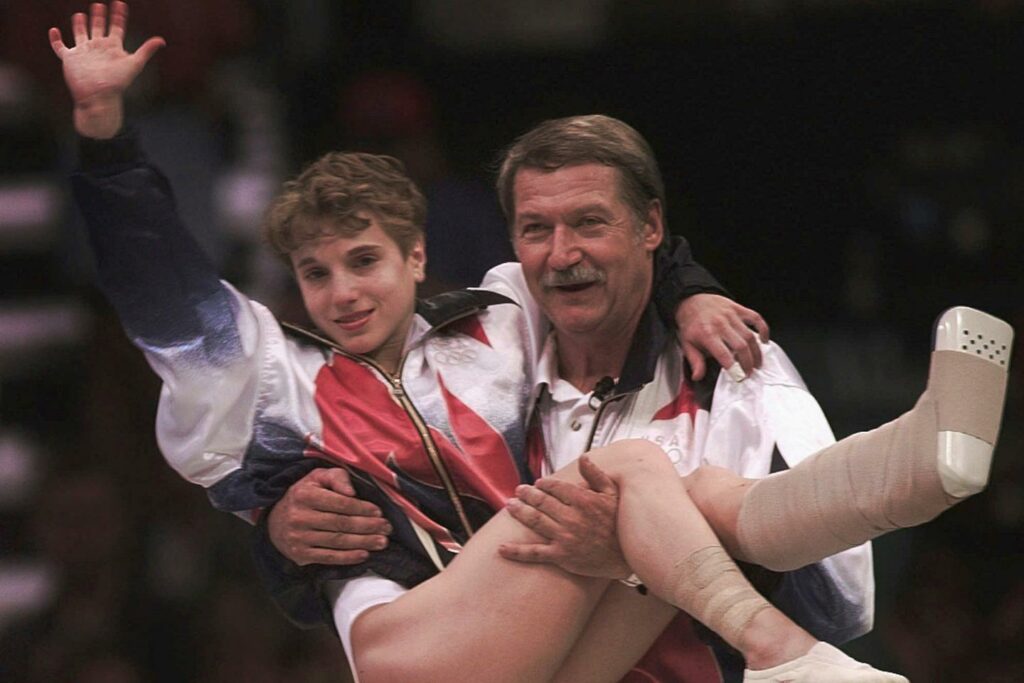 Mort de Bela Karolyi, entraîneur emblématique de la gymnaste Nadia Comaneci