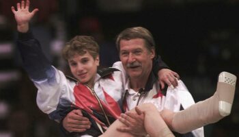 Mort de Bela Karolyi, entraîneur emblématique de la gymnaste Nadia Comaneci