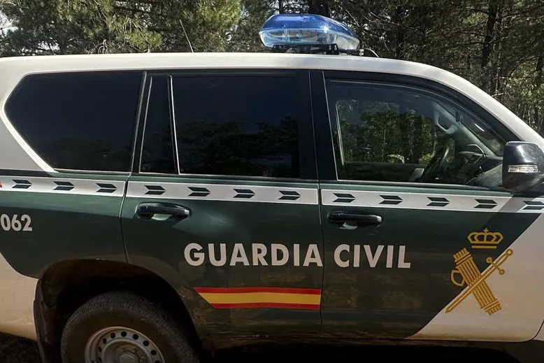 Muere un joven de 24 años al caerle encima una paca de paja en una finca de Badajoz