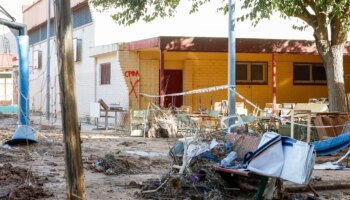 Muere un operario tras un derrumbe en el colegio Luis Vives de Massanassa, afectado por la DANA