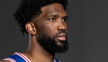 NBA : Joel Embiid suspendu trois matchs pour avoir « bousculé » un journaliste