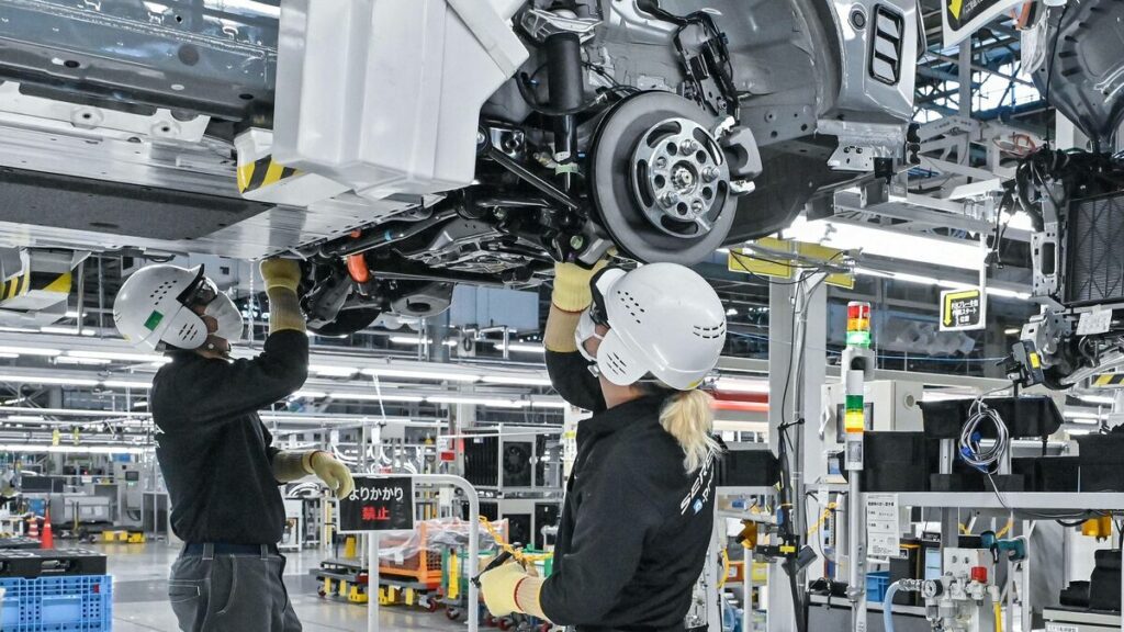 Nissan va supprimer 9 000 postes et va réduire ses capacités face à des ventes en berne