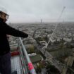 Notre-Dame de Paris : Emmanuel Macron attendu pour sa dernière visite du chantier de la cathédrale, avant sa réouverture