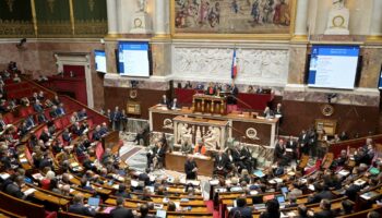 « Nous ne parlons pas de poissons » : colère à gauche après une réponse du ministre de la pêche à l’Assemblée au sujet de migrants morts dans la Manche