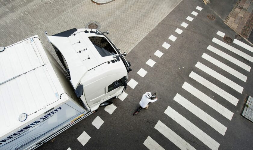 Nouveaux systèmes de sécurité: Ces camions pourront protéger les piétons et les cyclistes