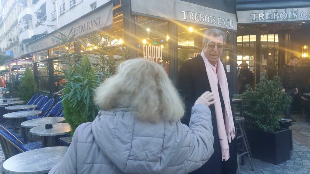 « On me demande tous les dix mètres de revenir » : à Levallois, le retour du Balkany show