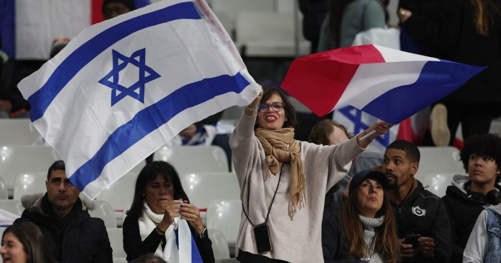 «On ne veut pas s’arrêter de vivre» : France-Israël, quand la fête du football passe au second plan