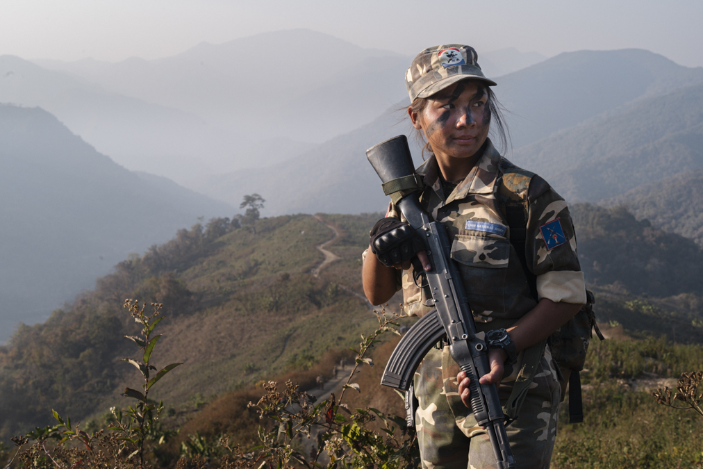 «On sait toutes pourquoi on est ici»: en Birmanie, les femmes sur le front de la résistance armée