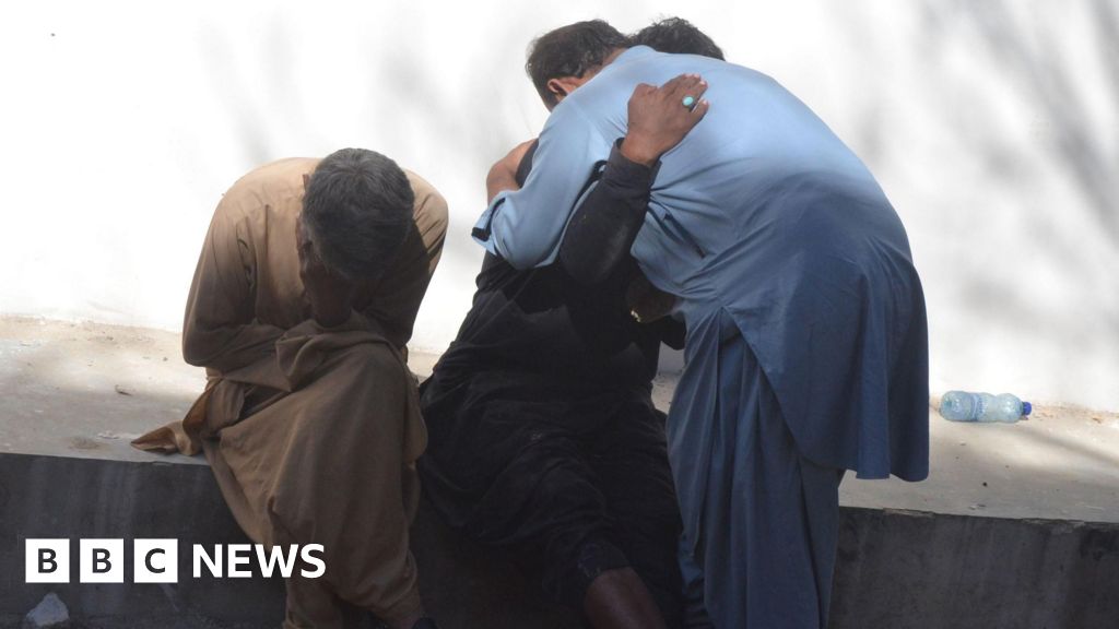 Pakistan railway bomb blast kills at least 25