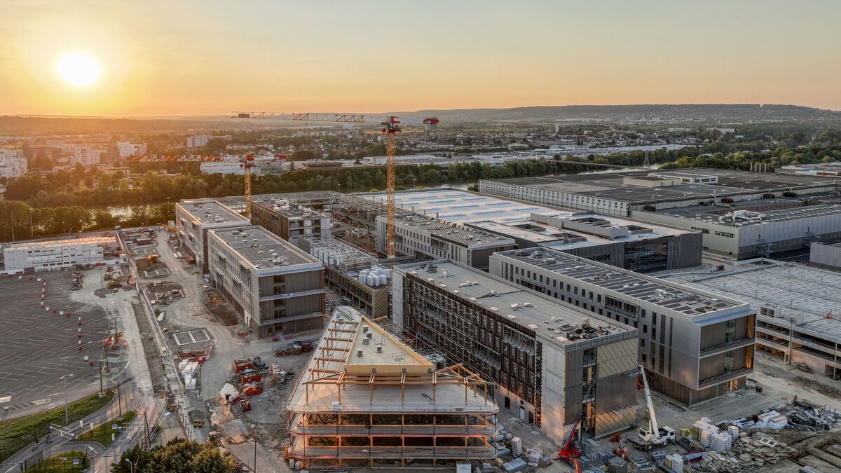 Poissy, capitale de l’automobile : comment l’usine Peugeot se transforme en méga-campus à cols blancs