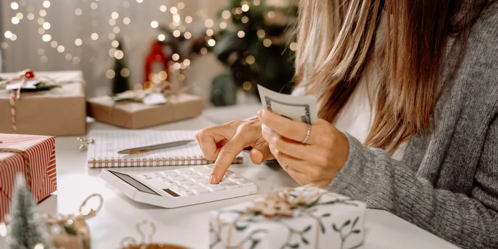 Por qué no debes gastarte la paga extra de diciembre en Navidad