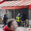 Près de Paris: L'homme retranché dans une pizzeria arrêté, ses otages libérés