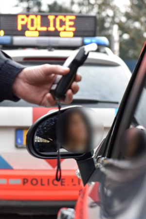 Qui fait le malin...: Deux conducteurs flashés à plus de 250 et 220 km/h sur l'A7