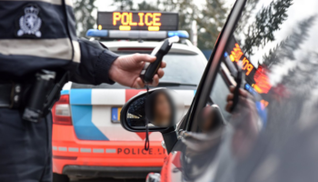 Qui fait le malin...: Deux conducteurs flashés à plus de 250 et 220 km/h sur l'A7