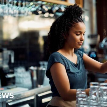 Restaurant workers' jobs threatened by Budget, bosses warn