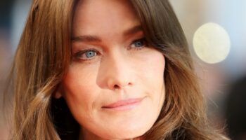 Rétractation de Takieddine: Carla Bruni-Sarkozy reconnaît avoir possédé un téléphone au coeur de l'enquête