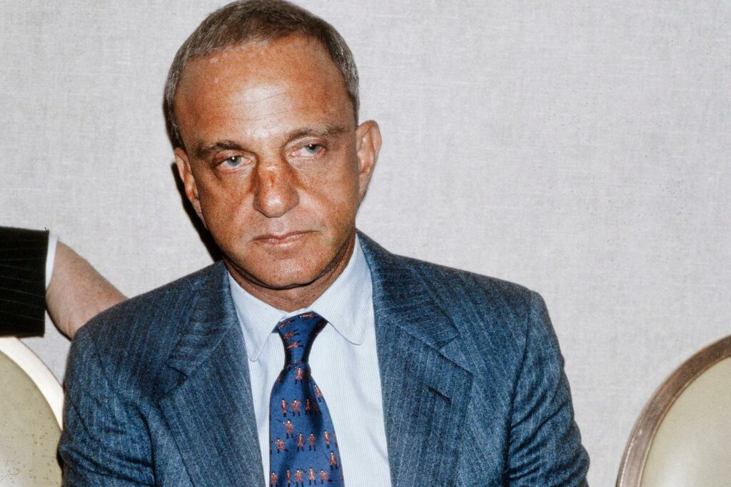 Roy Cohn dans « Le Monde », de disciple de Joseph McCarthy à conseiller de Donald Trump