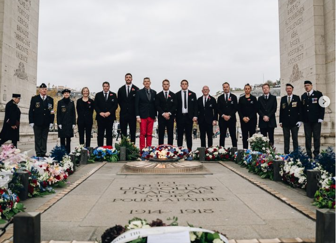 Rugby : en vidéo, le superbe hommage des All Blacks sur la tombe du Soldat inconnu