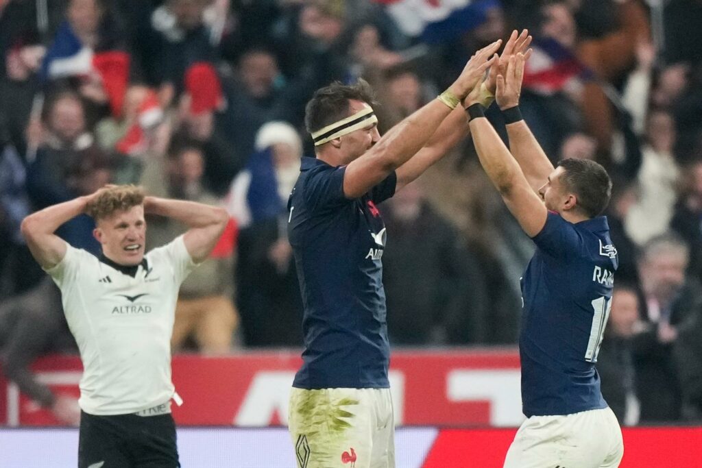 Rugby : le résumé de la victoire au bout du suspense du XV de France contre les All Blacks