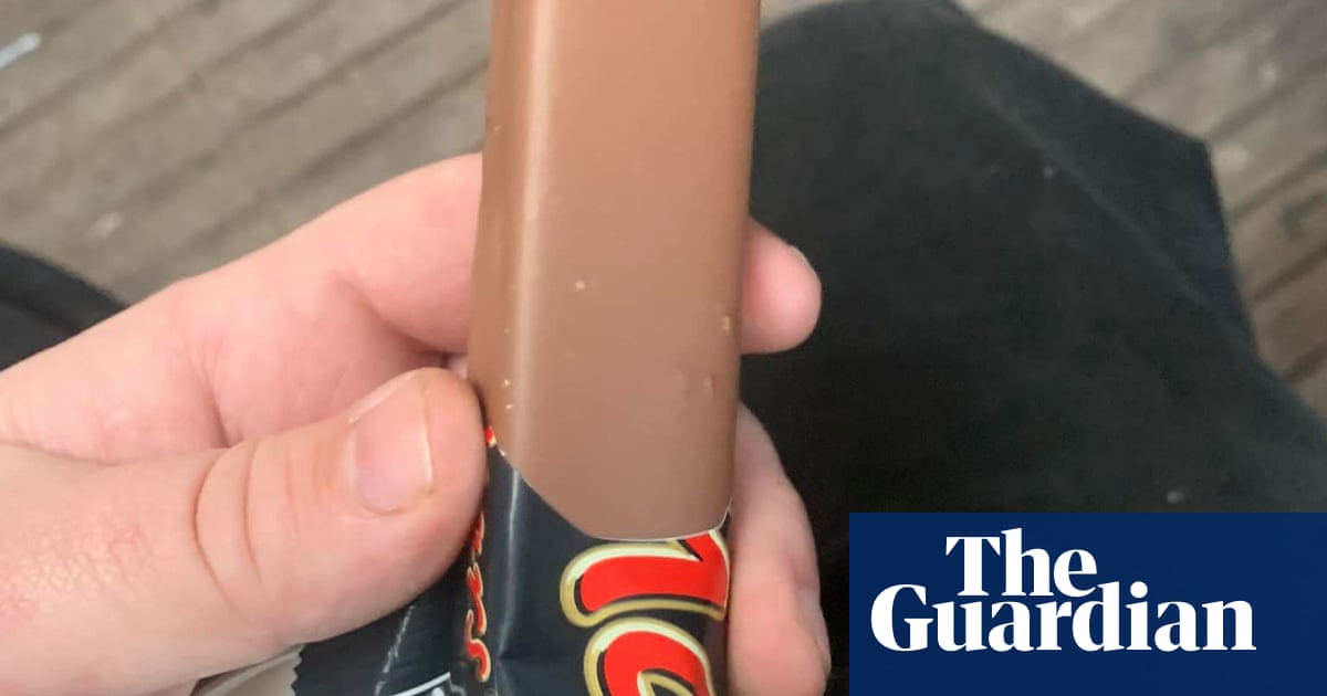 Smooth Mars bar wins Aylesbury man £2 compensation – and internet fame