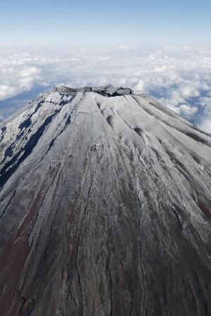 Snow back on Mount Fuji after longest absence