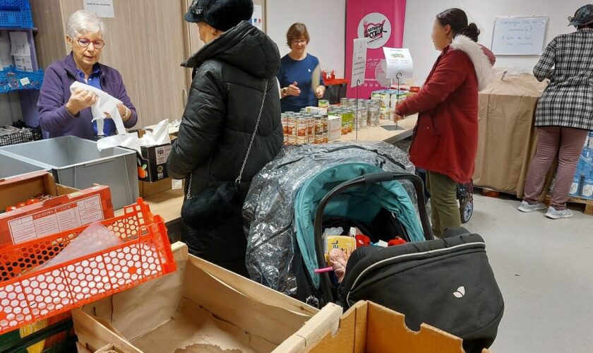 Solidarité : aux Restos du cœur de Limeil-Brévannes, les bénévoles aux petits soins pour les tout-petits