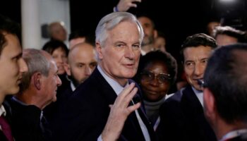 Sous la menace d’une censure, Michel Barnier ouvre un cycle de discussions avec les oppositions