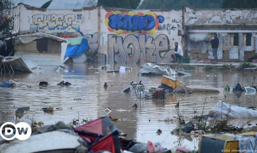 Spain evacuates thousands after new flood warning