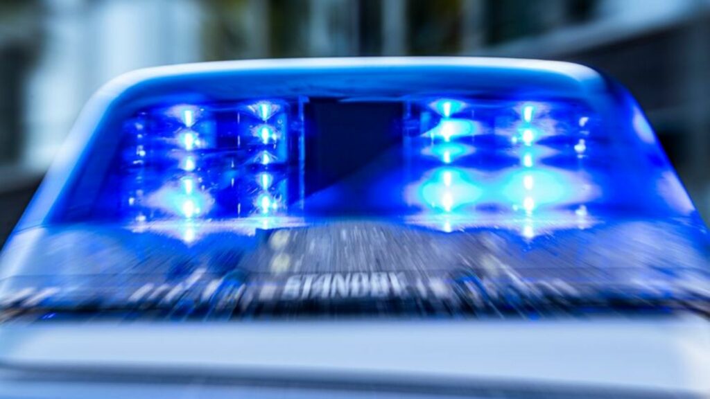 In Worms läuft ein großer Einsatz von Polizei und Feuerwehr. Es geht um eine eventuell gefährliche Substanz in einer Wohnung. (S