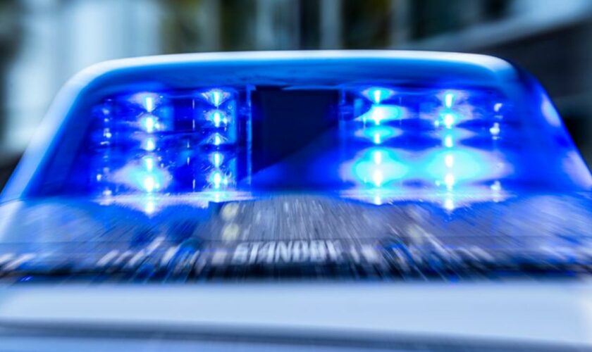 In Worms läuft ein großer Einsatz von Polizei und Feuerwehr. Es geht um eine eventuell gefährliche Substanz in einer Wohnung. (S