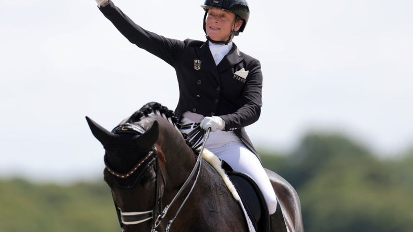 Isabell Werth wurde als "Legende des Sports" geehrt. Foto: Rolf Vennenbernd/dpa